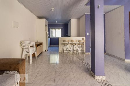 Casa de condomínio à venda com 300m², 3 quartos e 4 vagasSala