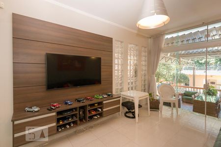 Sala de TV de casa à venda com 4 quartos, 500m² em Brooklin, São Paulo