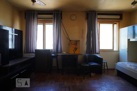 Sala - Quarto de apartamento para alugar com 1 quarto, 38m² em São Sebastião, Porto Alegre
