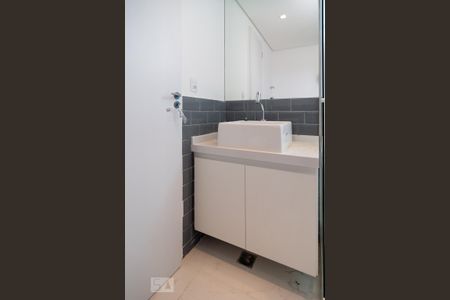 Apartamento para alugar com 65m², 2 quartos e 1 vaga Apartamento para alugar com 65m², 2 quartos e 1 vagaBanheiro SocialBanheiro Social / Quarto 1 - Suíte