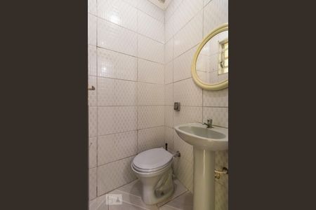 Casa para alugar com 150m², 3 quartos e 2 vagas Casa para alugar com 150m², 3 quartos e 2 vagasBanheiro Externo
