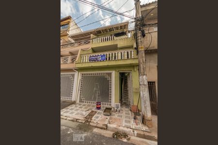 Casa para alugar com 150m², 3 quartos e 2 vagas Casa para alugar com 150m², 3 quartos e 2 vagasFachada