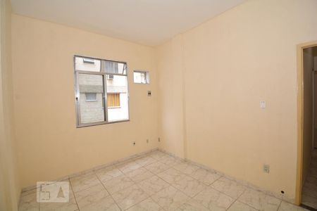 Quarto 1 de apartamento para alugar com 3 quartos, 60m² em Irajá, Rio de Janeiro