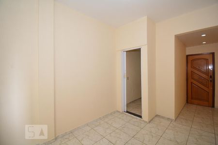 Sala de apartamento para alugar com 3 quartos, 60m² em Irajá, Rio de Janeiro