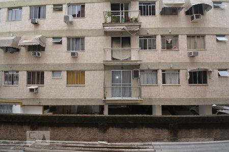 Vista da Sala de apartamento para alugar com 3 quartos, 60m² em Irajá, Rio de Janeiro