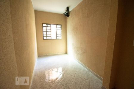 Quarto 1 de apartamento para alugar com 2 quartos, 55m² em Conjunto 1, Brasília