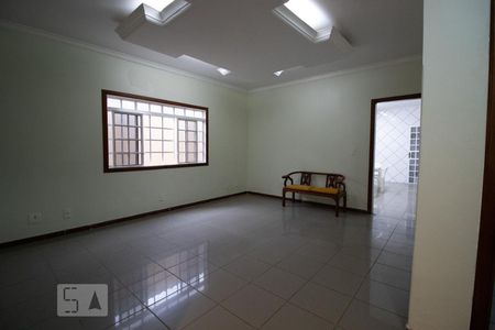 Sala de casa para alugar com 7 quartos, 550m² em Guará Ii, Brasília