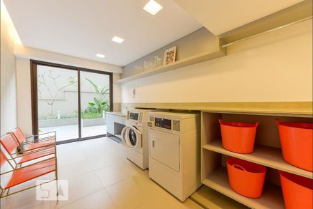 Lavanderia de apartamento para alugar com 1 quarto, 42m² em Pinheiros, São Paulo