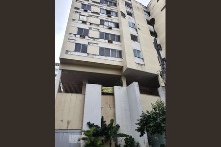 Apartamento para alugar com 72m², 2 quartos e 1 vagaFachada