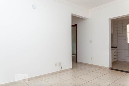 Sala de apartamento para alugar com 2 quartos, 60m² em Santa Mônica, Uberlândia