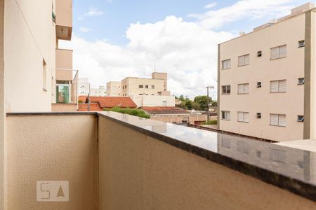 Sacada de apartamento para alugar com 2 quartos, 60m² em Santa Mônica, Uberlândia