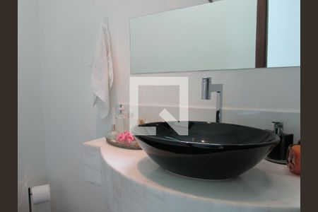 Casa à venda com 412m², 4 quartos e 6 vagas