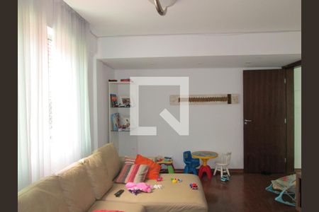 Casa à venda com 412m², 4 quartos e 6 vagas