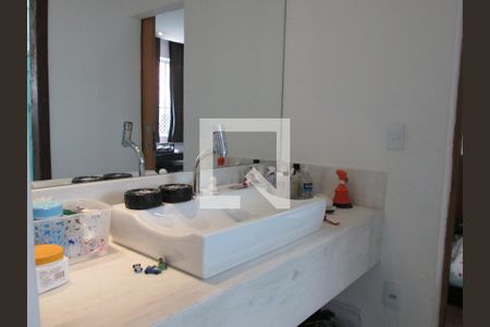 Casa à venda com 412m², 4 quartos e 6 vagas