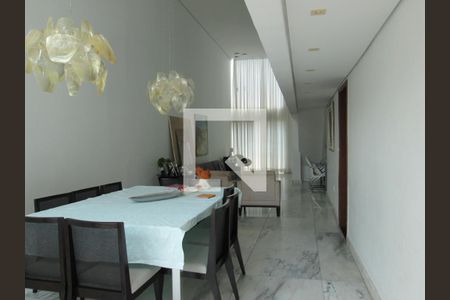 Casa à venda com 4 quartos, 412m² em Santa Lúcia, Belo Horizonte