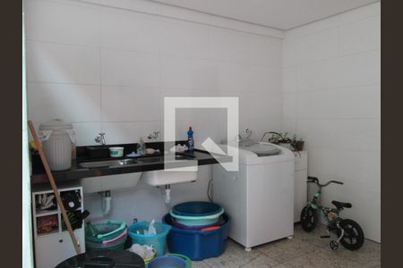 Casa à venda com 412m², 4 quartos e 6 vagas