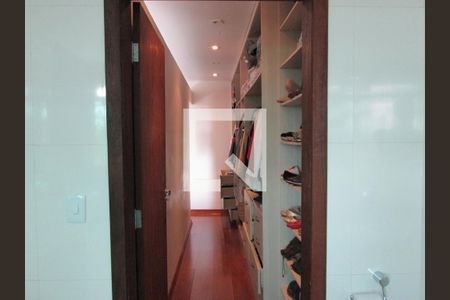 Casa à venda com 412m², 4 quartos e 6 vagas