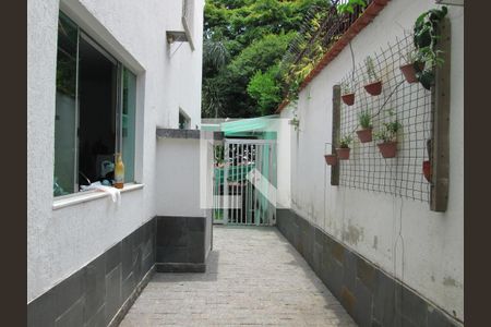 Casa à venda com 412m², 4 quartos e 6 vagas