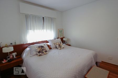 Suíte de apartamento para alugar com 2 quartos, 75m² em Itaim Bibi, São Paulo