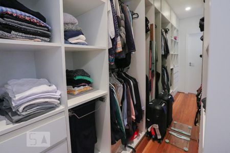 Apartamento à venda com 75m², 2 quartos e 2 vagasCloset