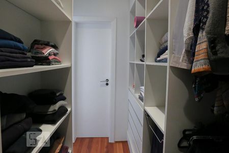 Apartamento à venda com 75m², 2 quartos e 2 vagasCloset