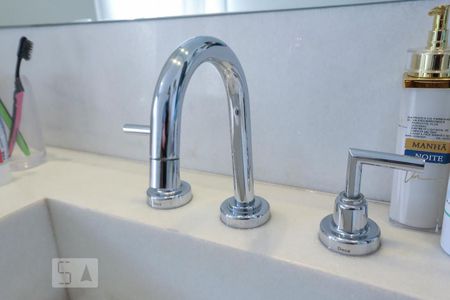 Apartamento à venda com 75m², 2 quartos e 2 vagasBanheiro da Suíte