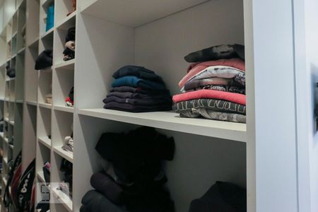 Apartamento à venda com 75m², 2 quartos e 2 vagasCloset