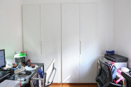 Apartamento à venda com 75m², 2 quartos e 2 vagasQuarto 
