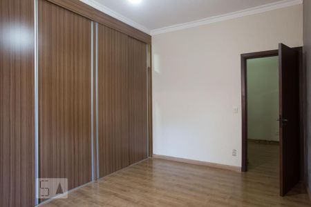 Casa para alugar com 700m², 3 quartos e 6 vagasSuíte 2