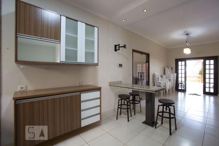 Casa para alugar com 700m², 3 quartos e 6 vagasCozinha