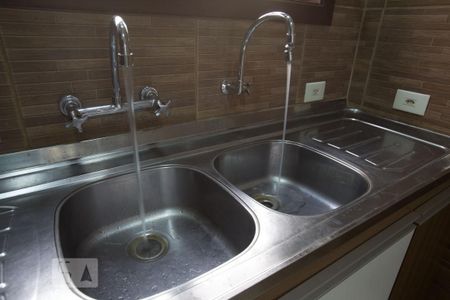 Casa para alugar com 700m², 3 quartos e 6 vagasCozinha - pia