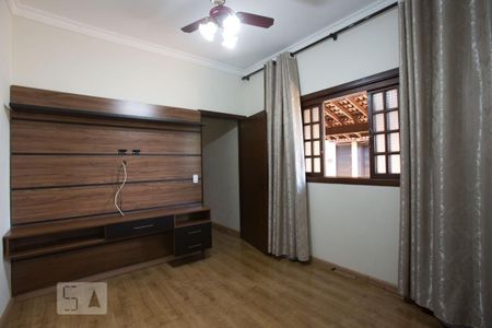 Casa para alugar com 700m², 3 quartos e 6 vagasSala de TV