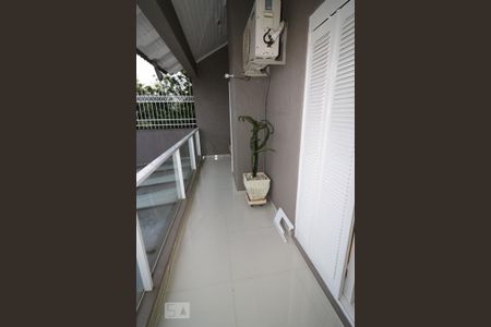 Casa à venda com 285m², 4 quartos e 3 vagasSacada do quarto 1