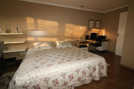 Casa à venda com 285m², 4 quartos e 3 vagasQuarto Suíte