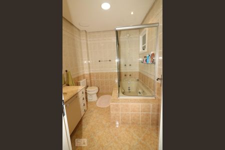 Casa à venda com 285m², 4 quartos e 3 vagasBanheiro 1