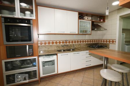 Casa à venda com 285m², 4 quartos e 3 vagasCozinha