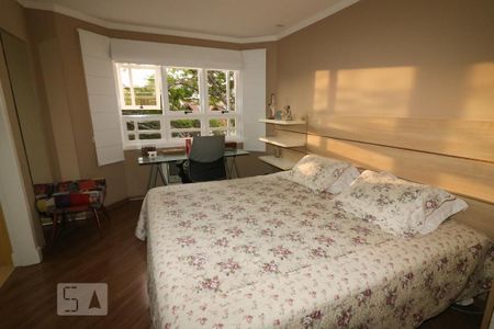 Casa à venda com 285m², 4 quartos e 3 vagasQuarto Suíte