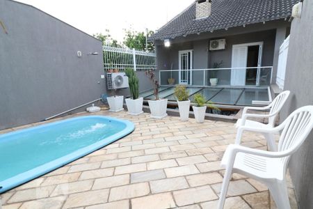 Casa à venda com 285m², 4 quartos e 3 vagasPiscina