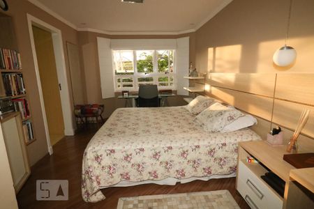 Casa à venda com 285m², 4 quartos e 3 vagasQuarto Suíte