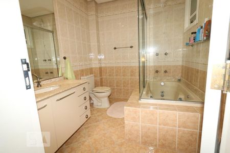 Casa à venda com 285m², 4 quartos e 3 vagasBanheiro 1