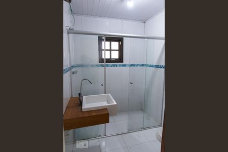 Casa à venda com 150m², 2 quartos e 2 vagasBanheiro da suíte