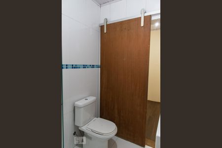 Casa à venda com 150m², 2 quartos e 2 vagasBanheiro da suíte