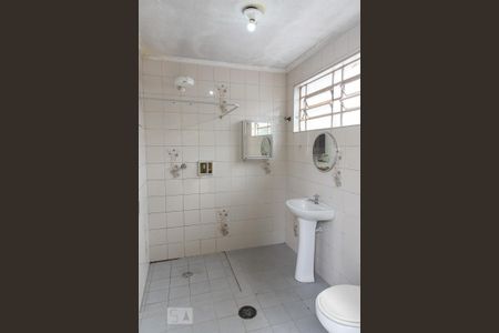 Casa à venda com 150m², 2 quartos e 2 vagasBanheiro de serviço