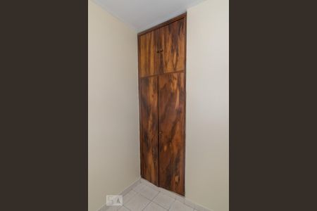 Apartamento à venda com 110m², 4 quartos e 1 vaga Apartamento à venda com 110m², 4 quartos e 1 vagaQuarto de Serviço - Armário