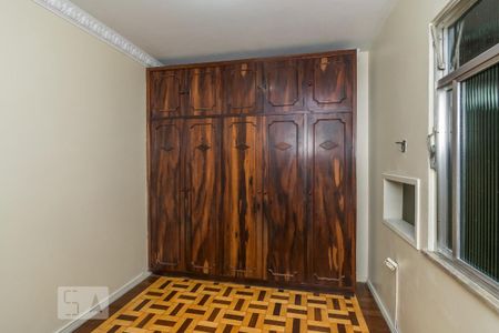 Apartamento à venda com 110m², 4 quartos e 1 vaga Apartamento à venda com 110m², 4 quartos e 1 vagaQuarto 3 - Armário