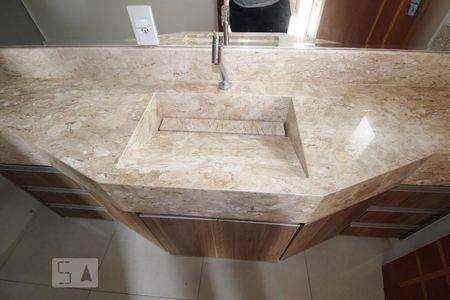 Casa à venda com 650m², 4 quartos e 5 vagasBanheiro do Quarto 2