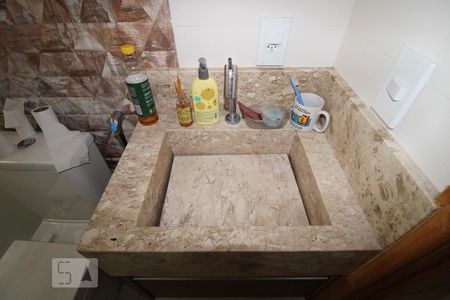 Casa à venda com 650m², 4 quartos e 5 vagasBanheiro social