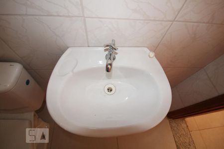 Casa à venda com 650m², 4 quartos e 5 vagasBanheiro do Quintal