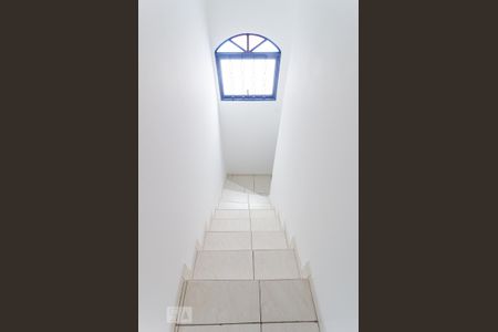 Casa à venda com 200m², 3 quartos e 2 vagasEscadas