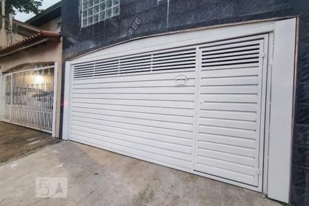 Casa à venda com 200m², 3 quartos e 2 vagasFachada